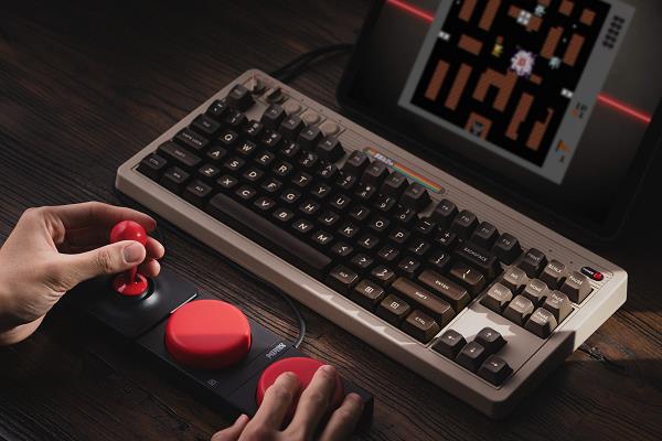 产品：Retro87 C64 机械键盘PG电子游戏八位堂发布旗下第二款键盘(图2)