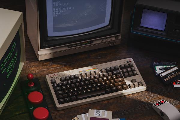 产品：Retro87 C64 机械键盘PG电子游戏八位堂发布旗下第二款键盘(图4)