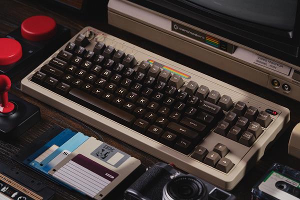 产品：Retro87 C64 机械键盘PG电子游戏八位堂发布旗下第二款键盘(图6)